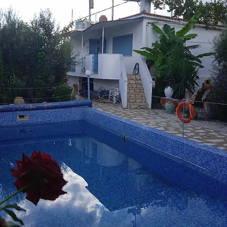 Βίλα με Πισίνα στην Φαλάνθη Villa *