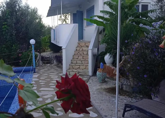 Βίλα Με Πισίνα Στην Φαλάνθη Villa *