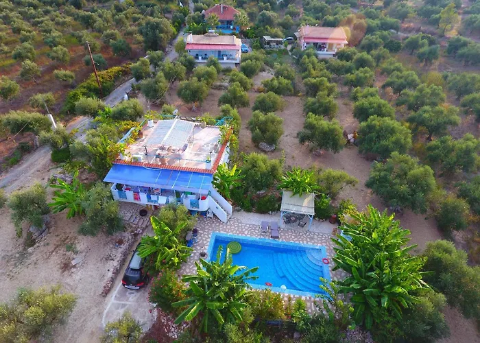 Βίλα Με Πισίνα Στην Φαλάνθη